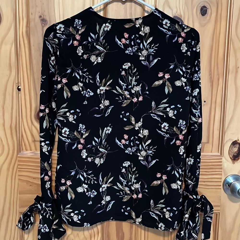 Dex Printed Tie Sleeve Top - Picture 8 of 10